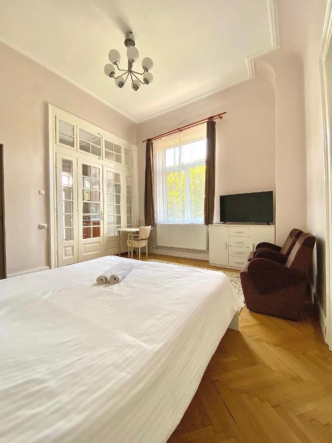 Km 0 Studio Bukurešť Exteriér fotografie